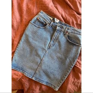 Levi Denim skirt!